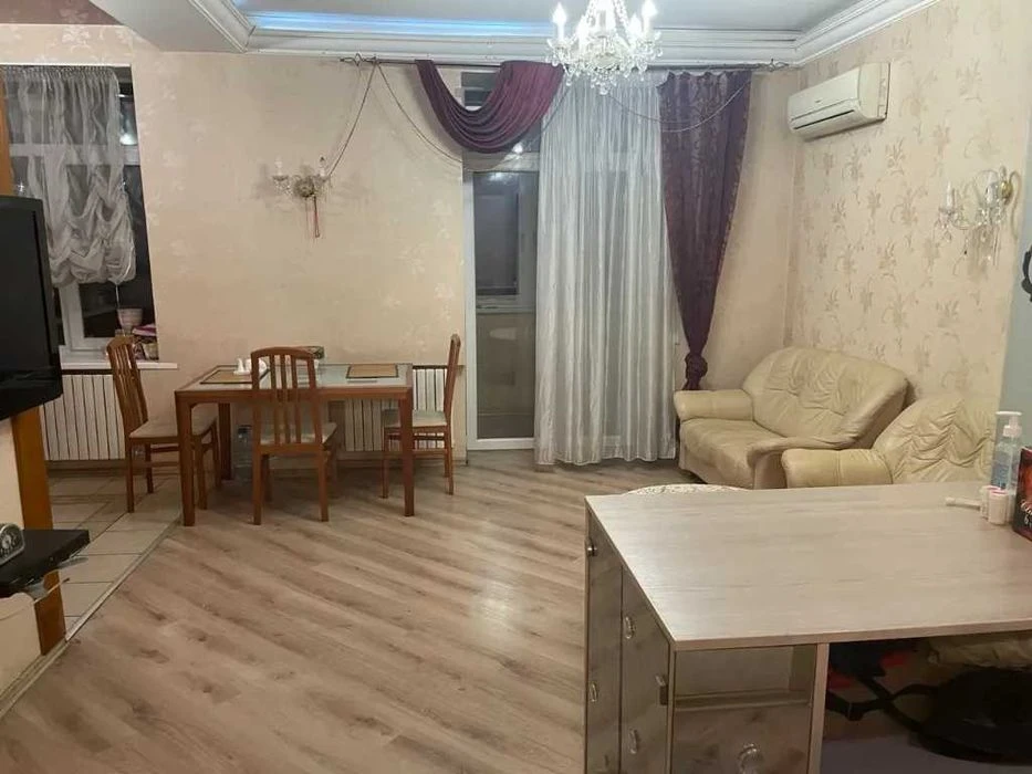 Продам 4к сталінку 98м Центр Дмитра Яворницького парк Глоби