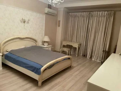 Продам 4к сталінку 98м Центр Дмитра Яворницького парк Глоби