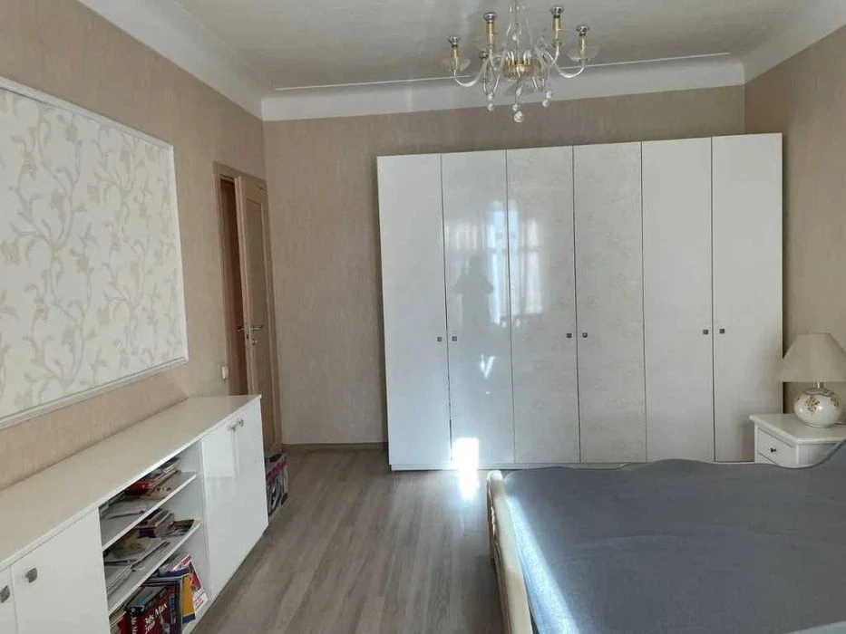 Продам 4к сталінку 98м Центр Дмитра Яворницького парк Глоби