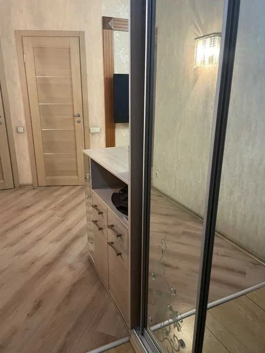 Продам 4к сталінку 98м Центр Дмитра Яворницького парк Глоби
