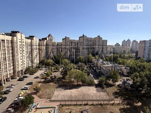 Продаж 3к квартири 81.9 кв. м на вул. Левка Лук'яненка 18 •