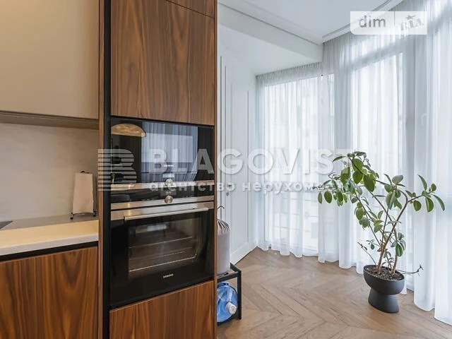 Продаж 3к квартири 102 кв. м на вул. Генерала Шаповала 2 • I