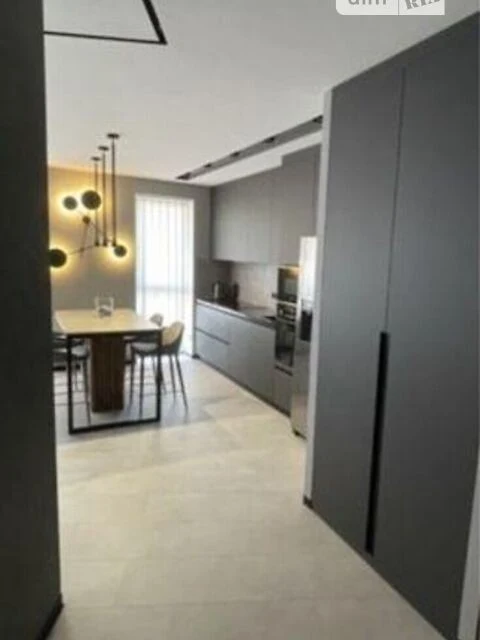 Продаж 3к квартири 78 кв. м на вул. Митрополита Василя Липкі