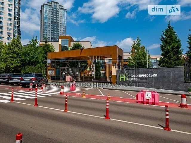 Продаж 2к квартири 83 кв. м на вул. Андрія Верхогляда 22 • I