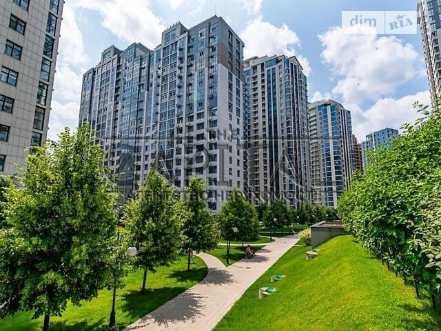 Продаж 2к квартири 83 кв. м на вул. Андрія Верхогляда 22 • I