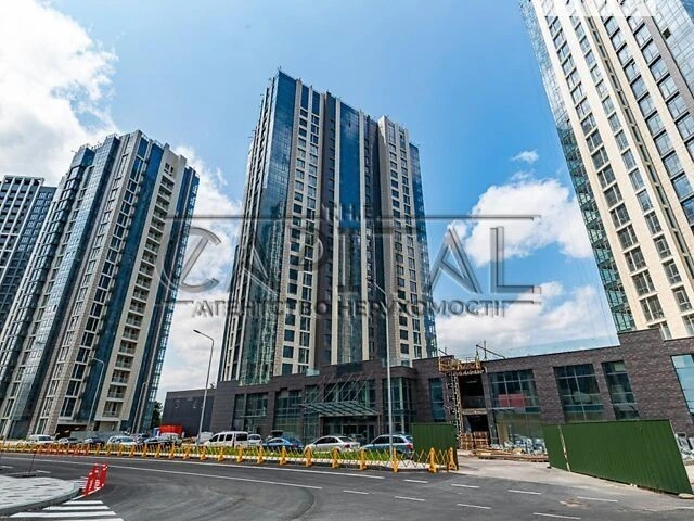 Продаж 2к квартири 83 кв. м на вул. Андрія Верхогляда 22 • I