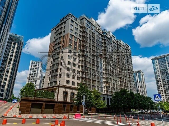 Продаж 2к квартири 83 кв. м на вул. Андрія Верхогляда 22 • I