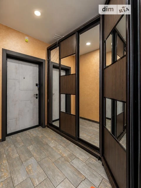 Продаж 2к квартири 70.6 кв. м на вул. Драгоманова 2 • ID 348