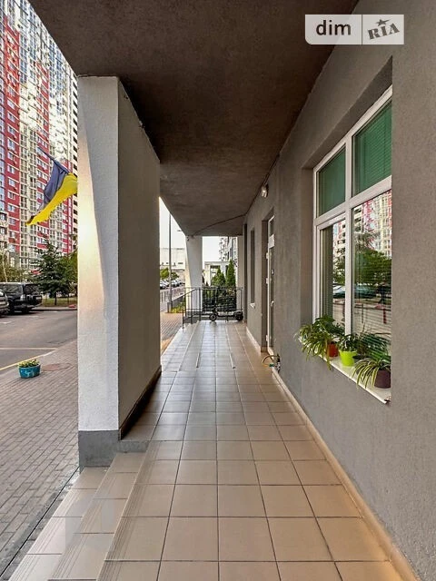 Продаж 2к квартири 70.6 кв. м на вул. Драгоманова 2 • ID 348