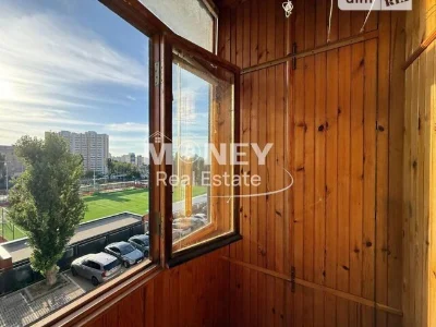 Продаж 2к квартири 55.8 кв. м на вул. Івана Світличного 6 •