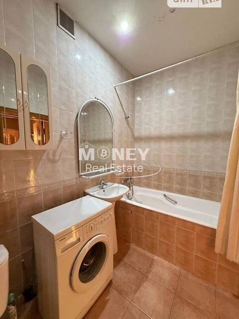 Продаж 2к квартири 55.8 кв. м на вул. Івана Світличного 6 •