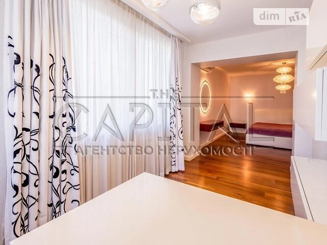 Продаж 4к квартири 202 кв. м на вул. пр-т Володимира Івасюка