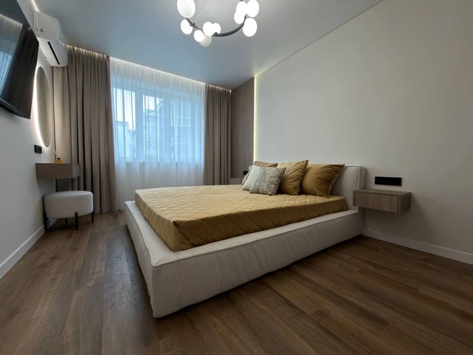Терміново продам 2к квартиру в центрі Івано-Франківська, дер