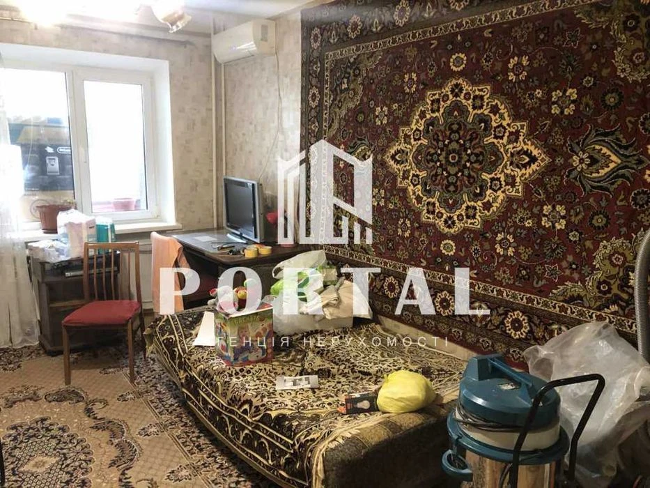 Продаж 3 кімнатної квартири 3/5 пов Розділ. кім Центр №4626