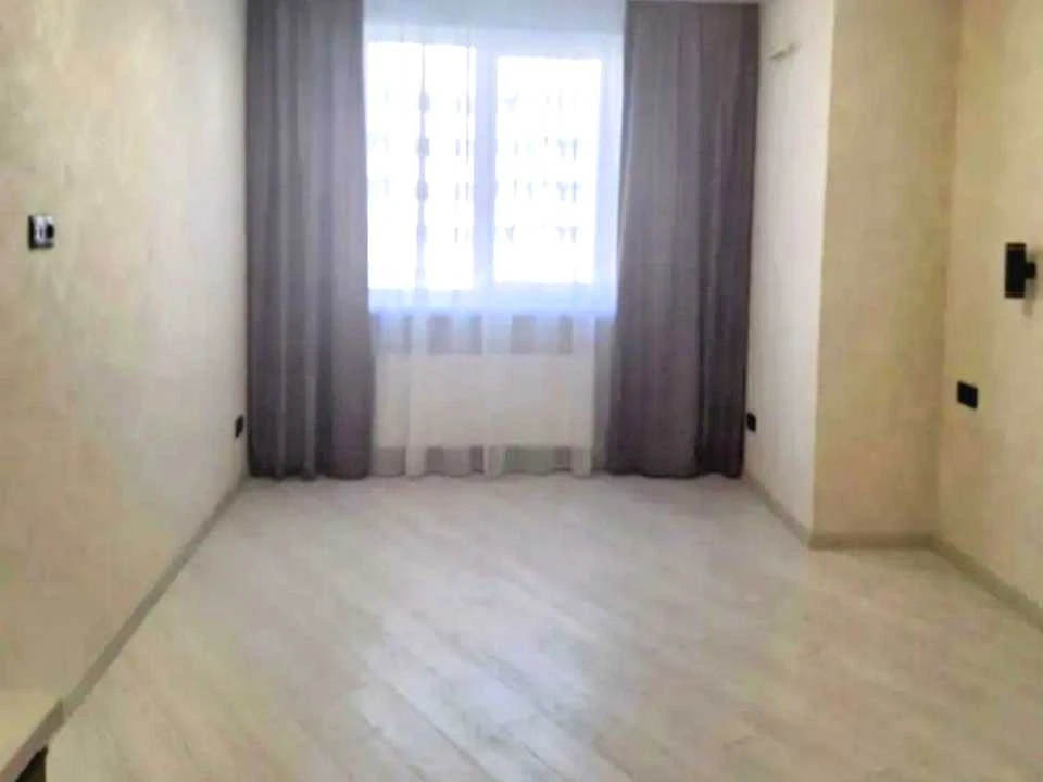 Apartment. Kharkiv, Myru St.
