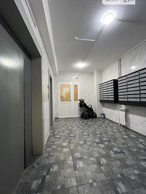 Продаж 3к квартири 83.7 кв. м на вул. Драгоманова 23 • ID 34