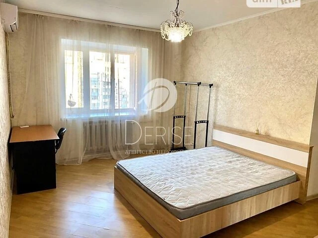 Продаж 1к квартири 49 кв. м на вул. Вишняківська 9 • ID 3483