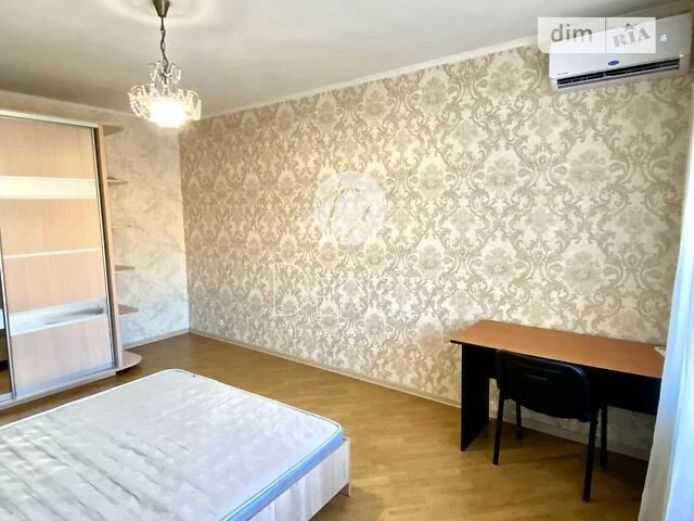 Продаж 1к квартири 49 кв. м на вул. Вишняківська 9 • ID 3483