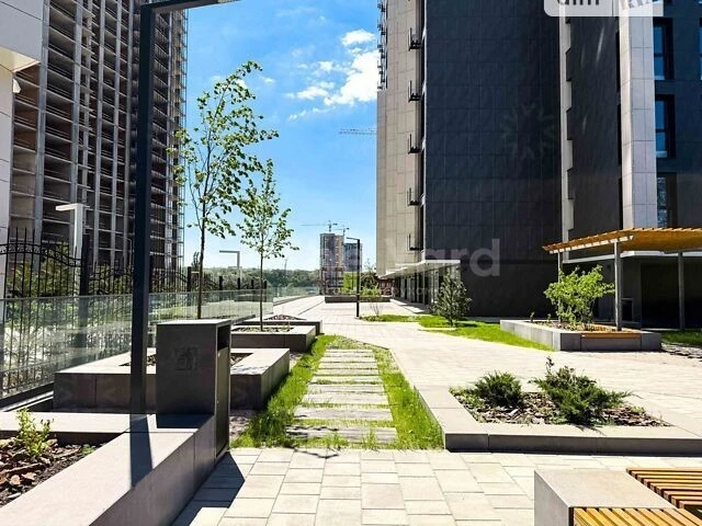 Продаж 3к квартири 57.07 кв. м на вул. Андрія Верхогляда 30