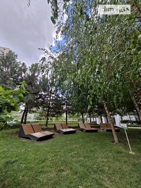 Продаж 2к квартири 67.6 кв. м на вул. Салютна 2 корпус 22 •