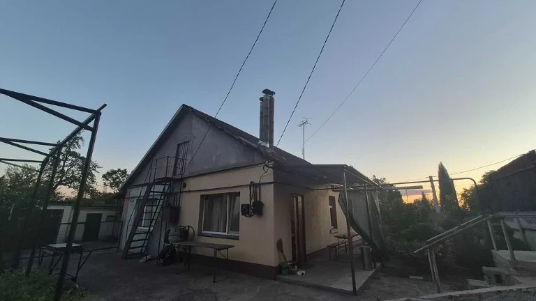 *ПРОДАЖ частини будинку, Заводський район, по вул. Оптимісти