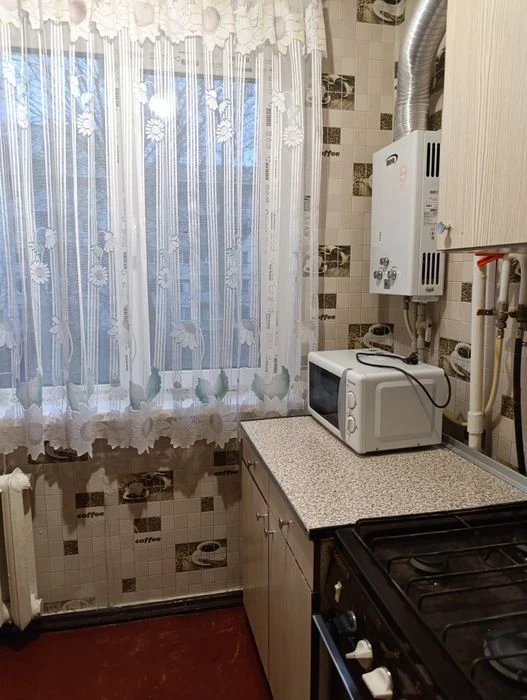 Продам 2 кімнатну квартиру в Центрі.