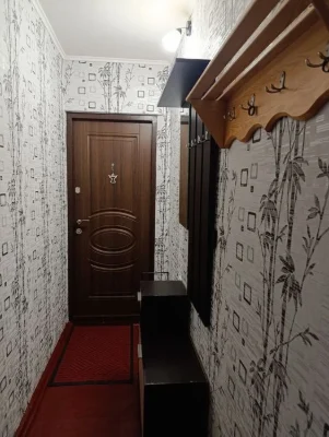 Продам 2 кімнатну квартиру в Центрі.