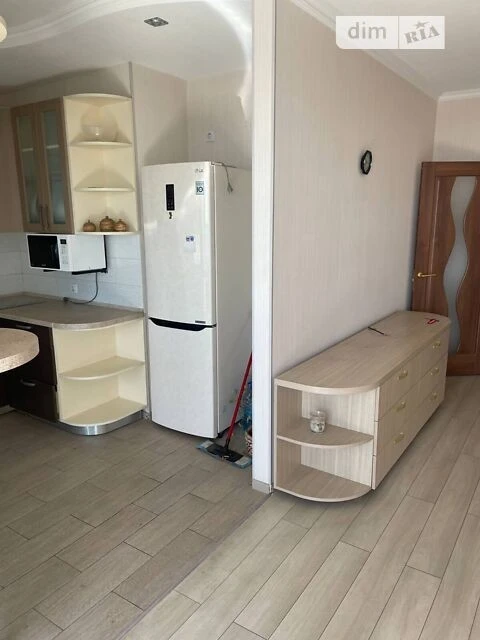 Продаж 2к квартири 71 кв. м на просп. Соборності 30 • ID 348