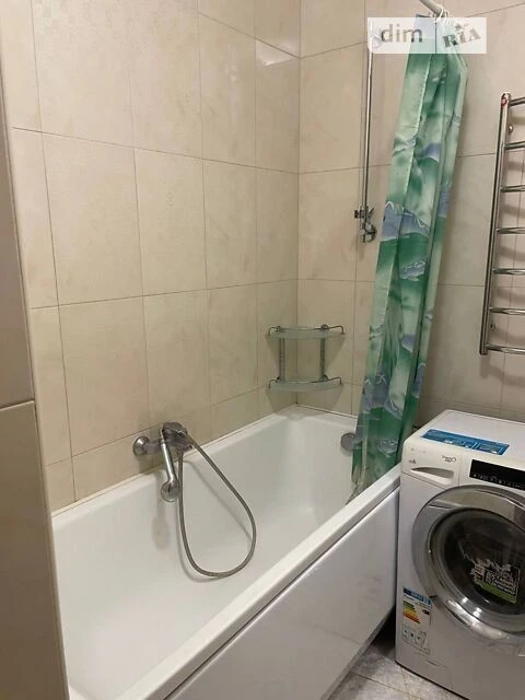Продаж 2к квартири 71 кв. м на просп. Соборності 30 • ID 348