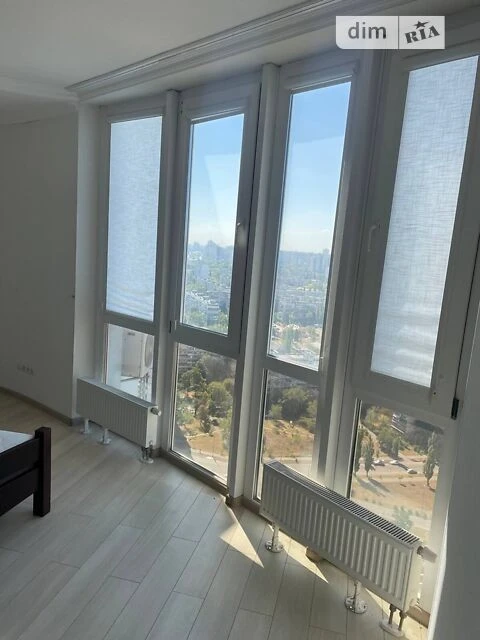 Продаж 2к квартири 71 кв. м на просп. Соборності 30 • ID 348