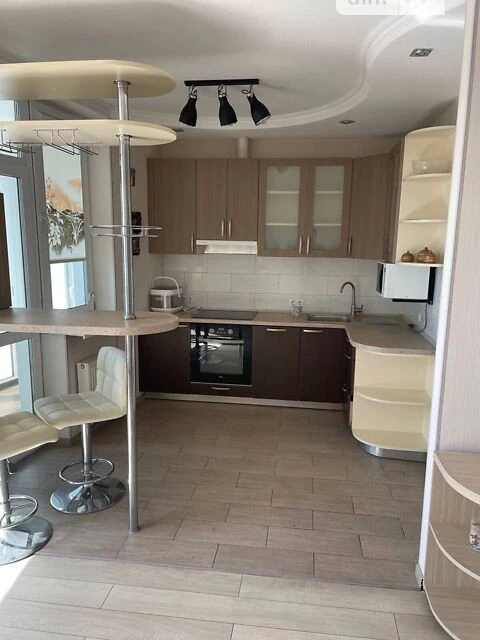 Продаж 2к квартири 71 кв. м на просп. Соборності 30 • ID 348
