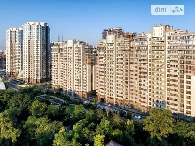 Продаж 3к квартири 105 кв. м на вул. Андрія Верхогляда 22 •