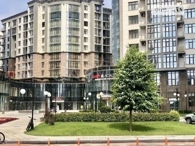 Продаж 3к квартири 105 кв. м на вул. Андрія Верхогляда 22 •