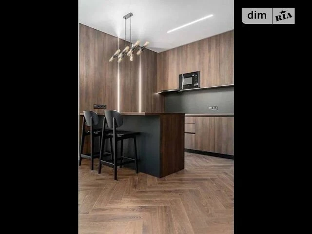 Продаж 1к квартири 45 кв. м на вул. Причальна 10 • ID 348376
