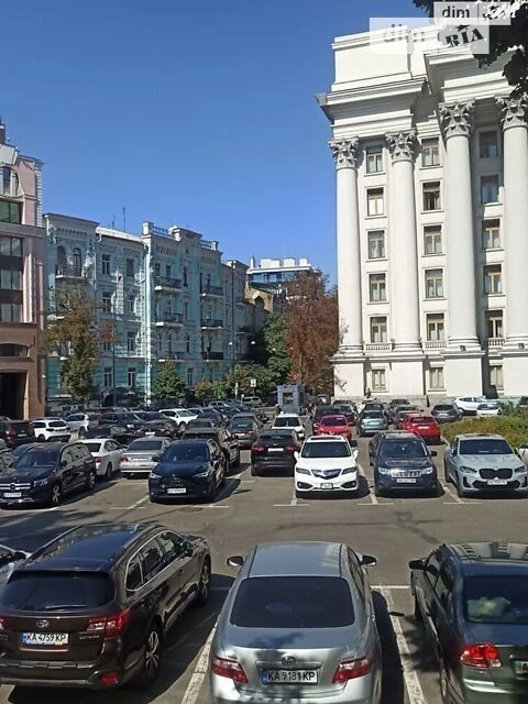 Продаж 2к квартири 62 кв. м на вул. Десятинна 1/3 • ID 34837