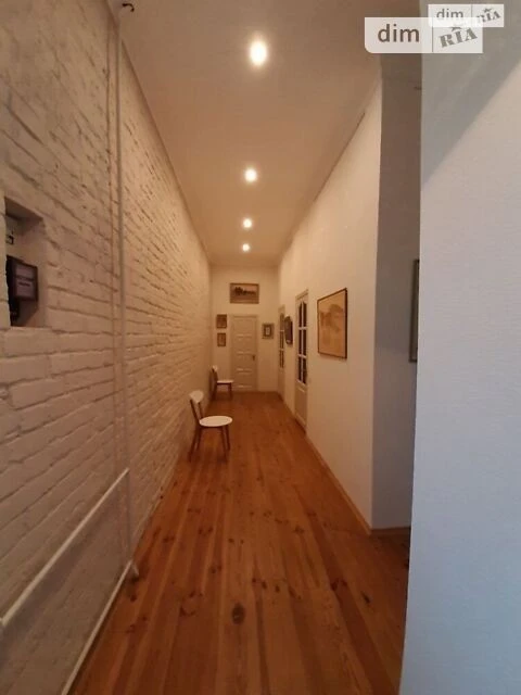 Продаж 2к квартири 62 кв. м на вул. Десятинна 1/3 • ID 34837