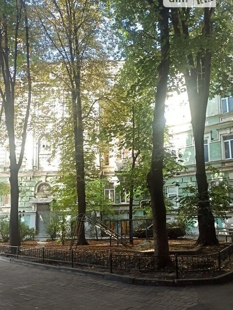 Продаж 2к квартири 62 кв. м на вул. Десятинна 1/3 • ID 34837