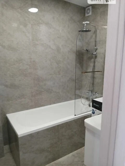 Продаж 1к квартири 43 кв. м на вул. Олександра Олеся 23А • I