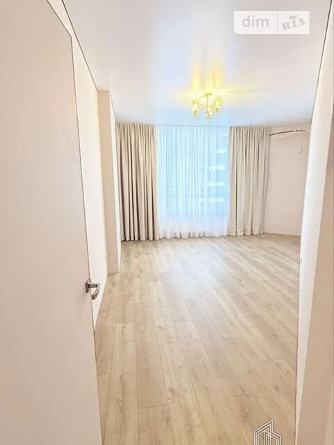 Продаж 3к квартири 76 кв. м на наб. Дніпровська 15К • ID 348