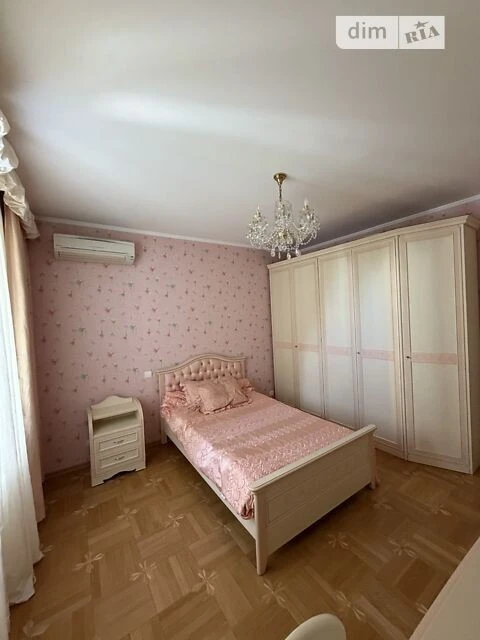 Продаж 5к квартири 161.4 кв. м на вул. Микільсько-Слобідська