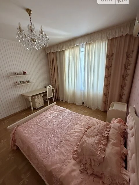 Продаж 5к квартири 161.4 кв. м на вул. Микільсько-Слобідська
