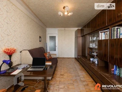 Продаж 3к квартири 66.9 кв. м на вул. Патріарха Мстислава Ск