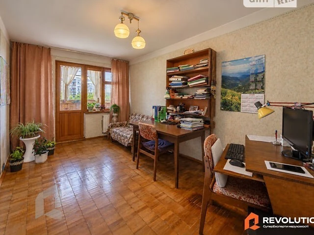 Продаж 3к квартири 66.9 кв. м на вул. Патріарха Мстислава Ск