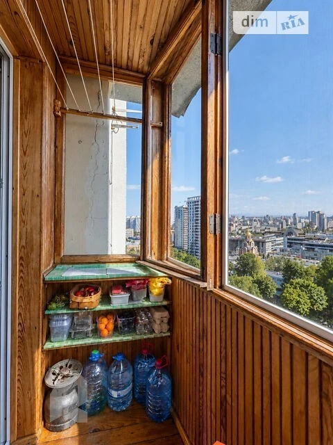 Продаж 3к квартири 66.9 кв. м на вул. Патріарха Мстислава Ск