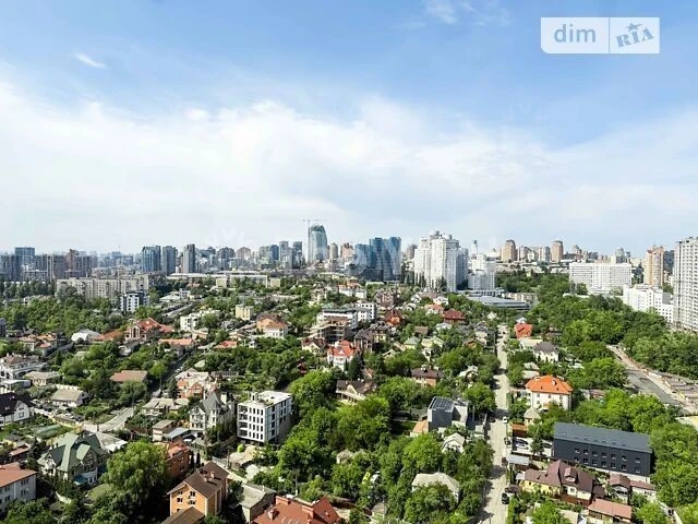 Продаж 3к квартири 101.34 кв. м на вул. Андрія Верхогляда 30