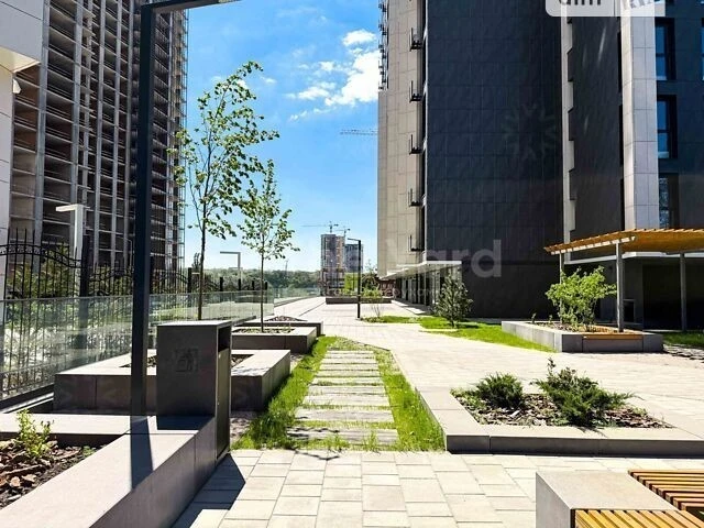 Продаж 3к квартири 101.34 кв. м на вул. Андрія Верхогляда 30