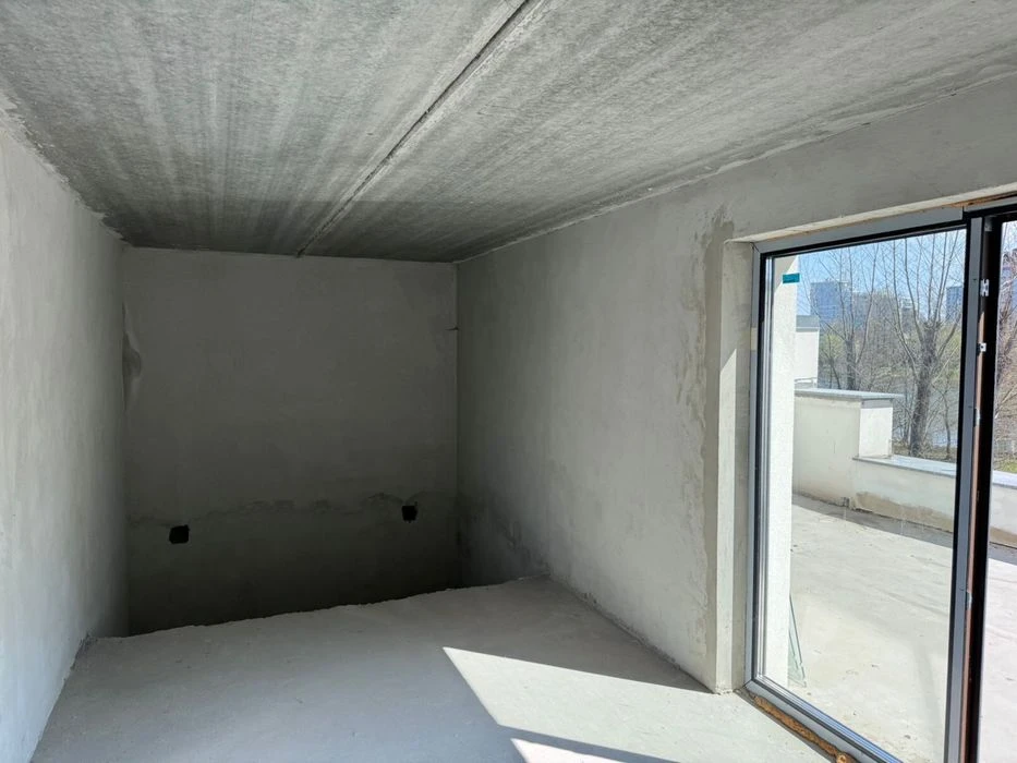 160 м² біля Міського озера — приватний будинок у клубному фо