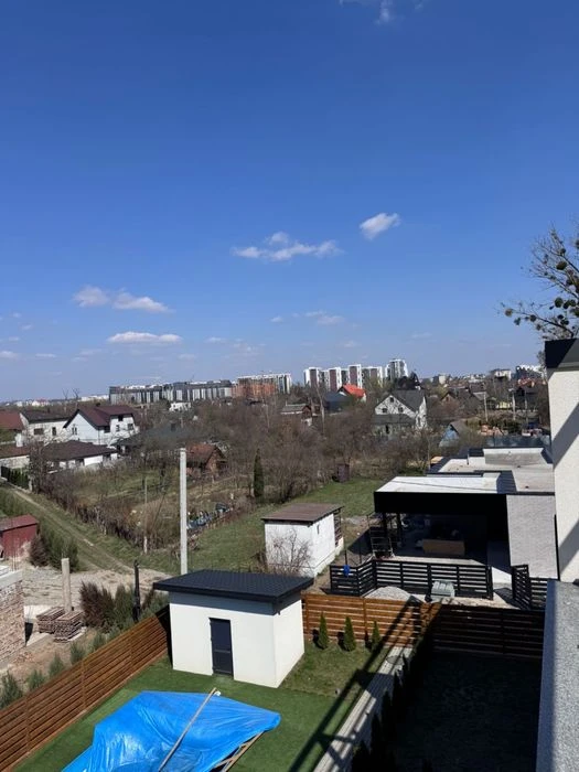 160 м² біля Міського озера — приватний будинок у клубному фо