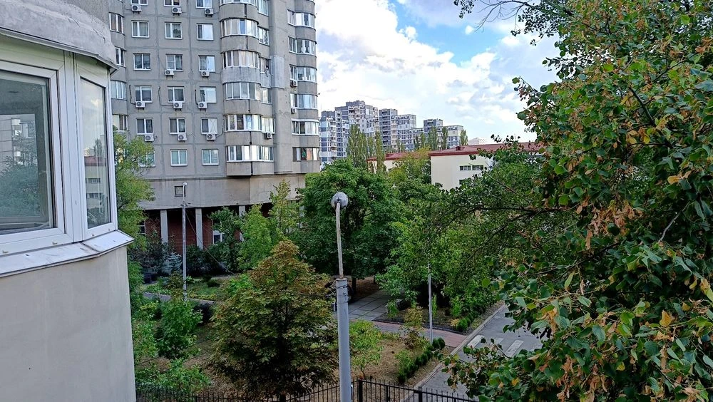 Сучасна квартира на Оболонський площі