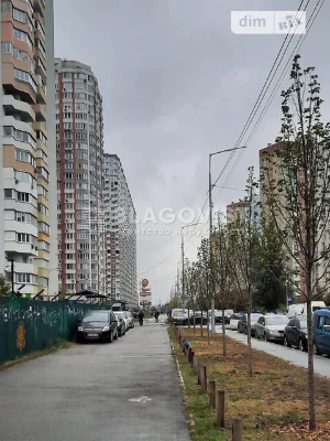Продаж 1к квартири 51 кв. м на вул. Драгоманова 2 • ID 34837